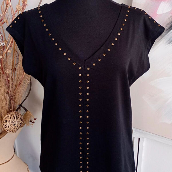 Camiseta tachuelas EH