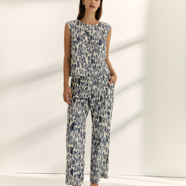 Blusa estampada azul sin manga Paz Torras - Imagen 2