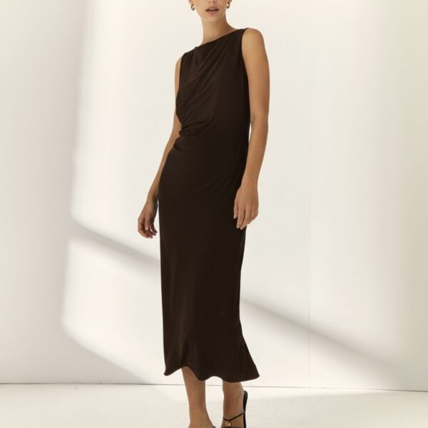 Vestido largo entallado negro Paz Torras