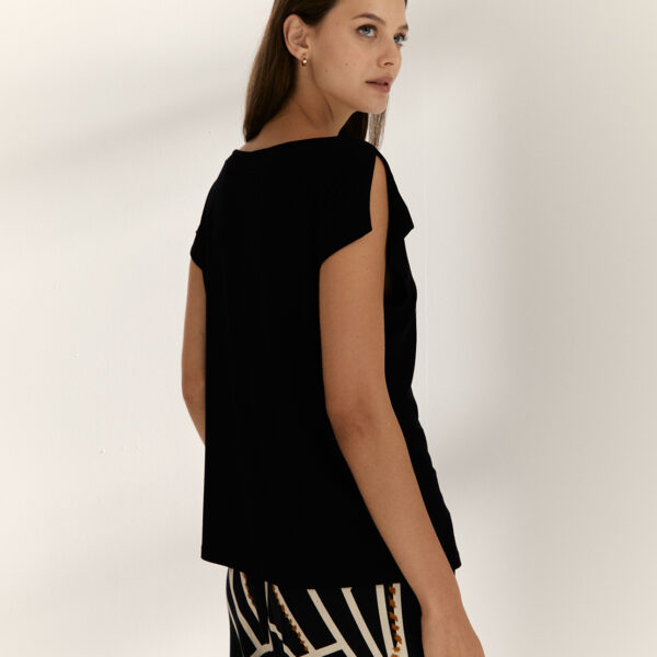 Camiseta negra manga corta Paz Torras - Imagen 4